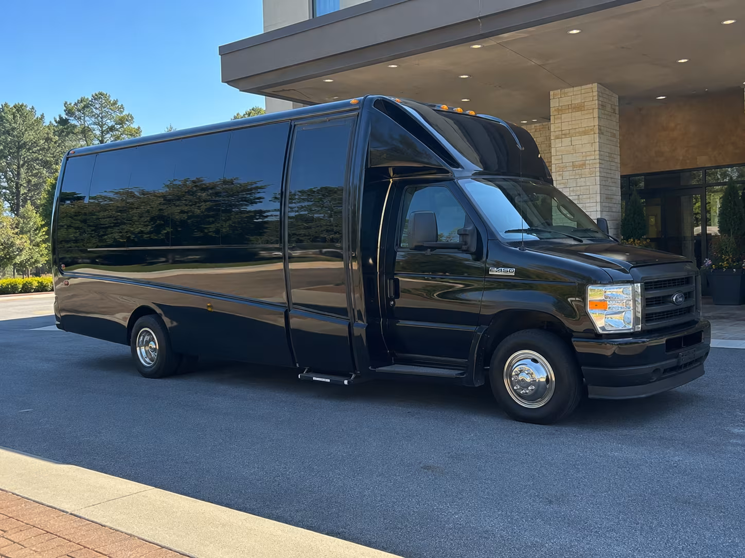 hartford government meeting and conference shuttles